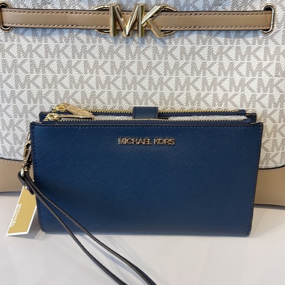 MICHAEL KORS LARGE DOUBLE ZIP WRISTLET WALLET PHONE CASE 
Navy NWT - Picture 8 of 16
